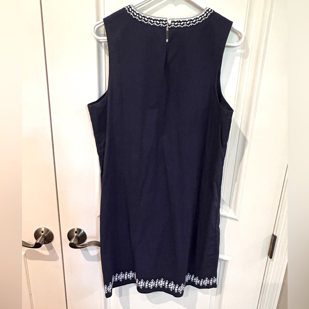 Vineyard Vines Shift Dress size Medium - Picture 3 of 3